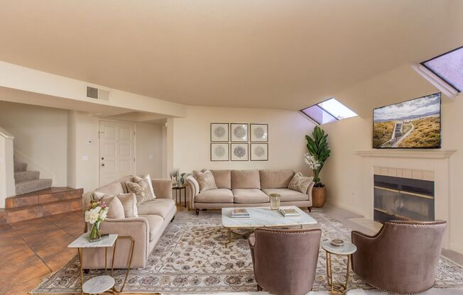 Highly Desirable 3 bedroom / 3 bath Cul-de-Sac Home in Escondido