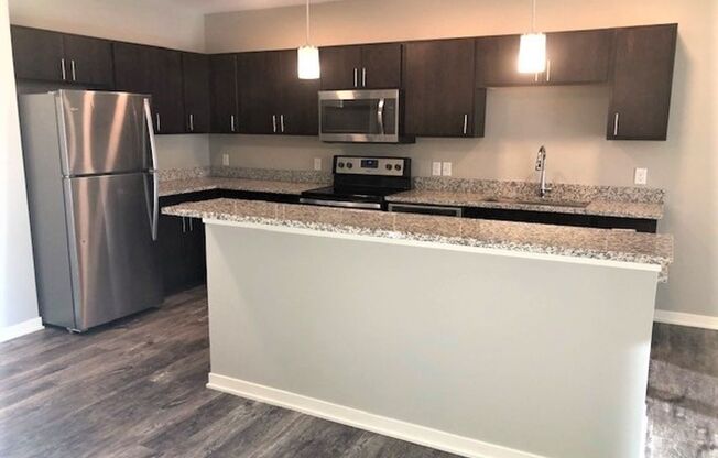 1 bed, 1 bath, 704 sqft, $1,400, Unit 406