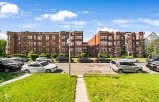 5952 W Superior