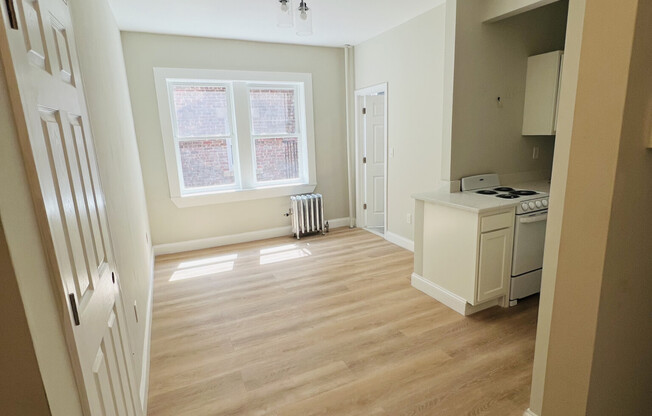 Studio, 1 bath, $2,500, Unit 25