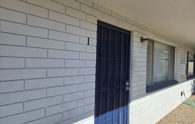2 Bed 1 Bath Spacious Apartment
