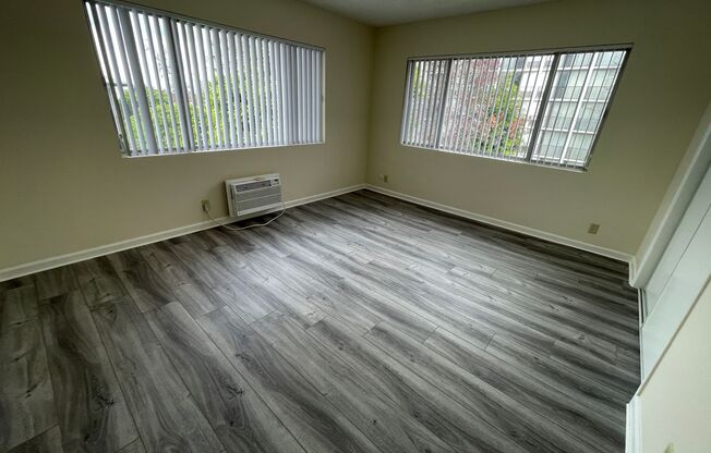 2 beds, 1 bath, 900 sqft, $2,195, Unit 301