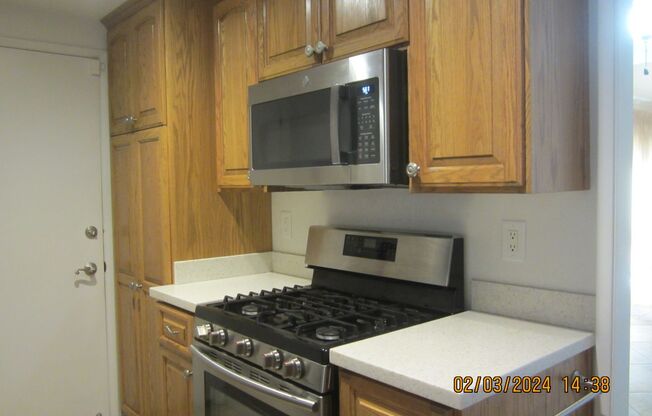 3 beds, 2 baths, $2,800