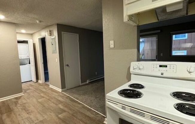 1 bed, 1 bath, 735 sqft, $1,995