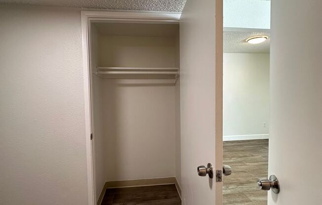 3 beds, 1.5 baths, 1,025 sqft, $2,275, Unit 490004