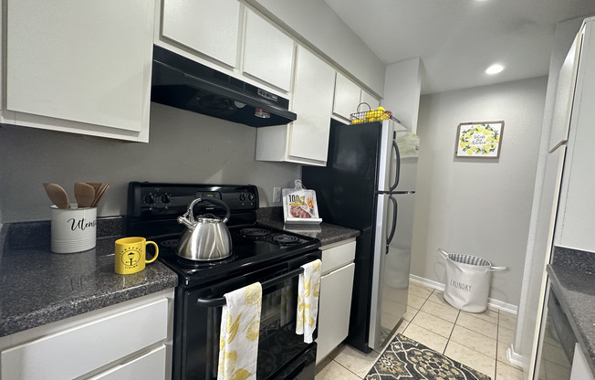 3 beds, 2 baths, 1,096 sqft, $1,399