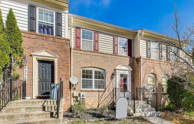 Lovely 3-level 3BD/2Full + 1 half ba Townhouse in Highlands at Clarksburg