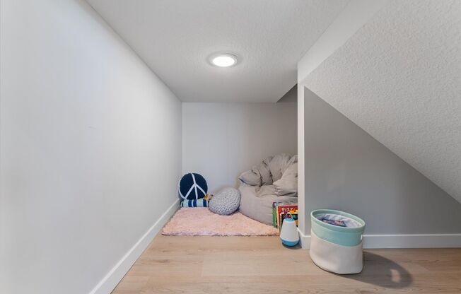 4 beds, 3.5 baths, 2,612 sqft, $3,950, Unit 10074