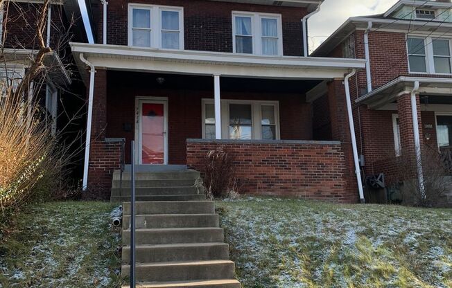 Beautiful 3 Bedroom House In Swissvale.  Great Location.  Available Early June
