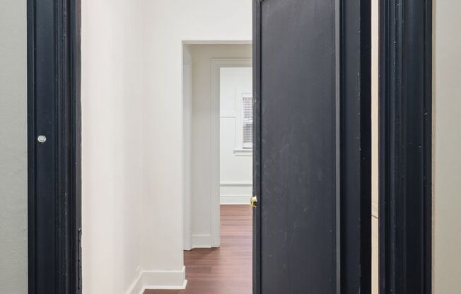 1 bed, 1 bath, 685 sqft, $2,100