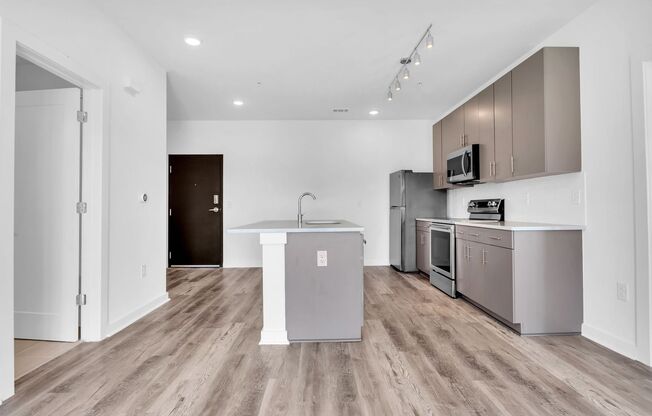 2 beds, 2 baths, $2,200, Unit Unit 301