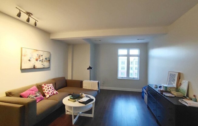 1 bed, 1 bath, 760 sqft, $2,800, Unit 404
