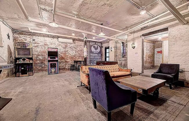 3 beds, 1 bath, $4,495, Unit 8