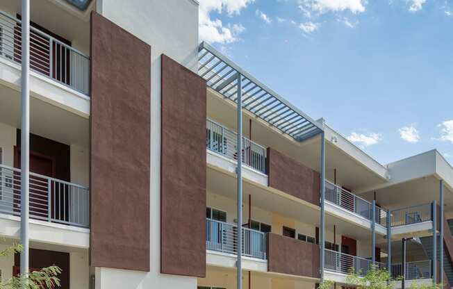 Exterior of Streamliner 67th in Phoenix Arizona