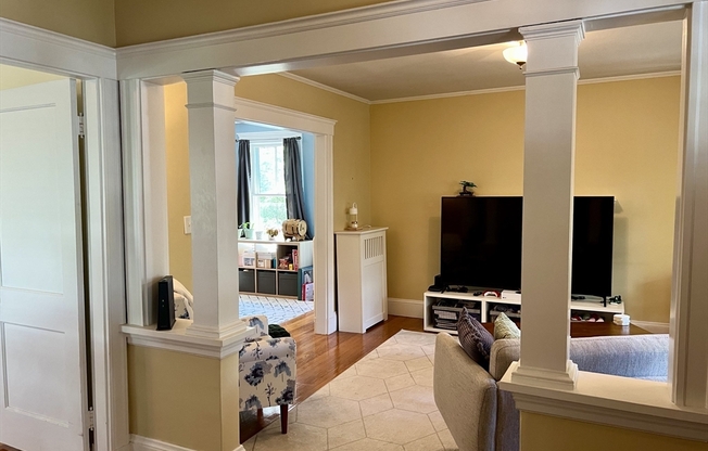 52 MT VERNON ST