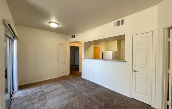 2 beds, 2 baths, $1,350, Unit # 1075