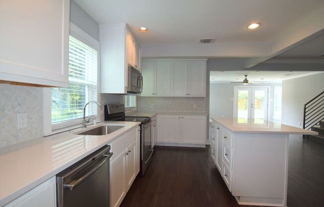 7513 Carriage Dr, Austin, TX 78752