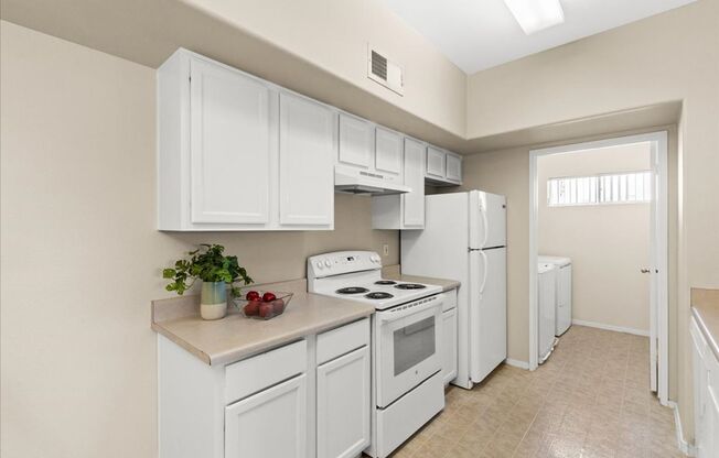 3 beds, 2 baths, $1,550, Unit # 2047