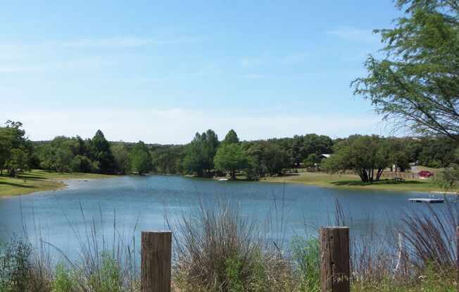 Quiet hill country living by lake