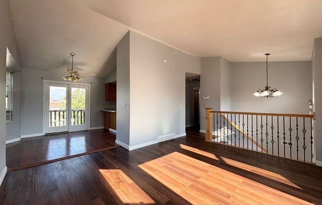 Spacious Split Level in Kearns!