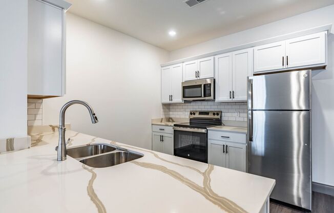 2 beds, 2 baths, 1,080 sqft, $1,075, Unit 122