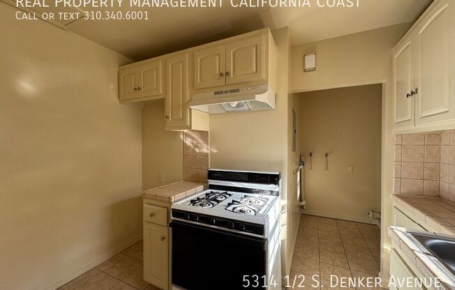 5314 1/2 S DENKER AVE