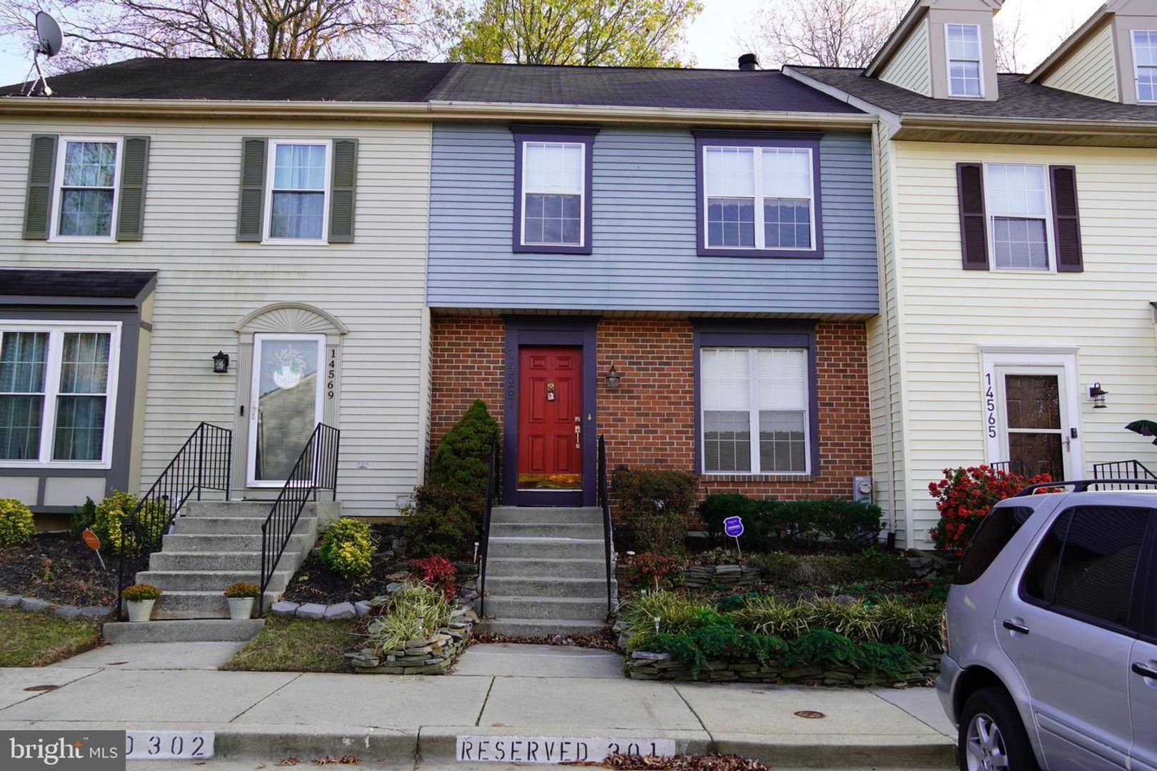 Beautiful and immaculate 3bd 1/2bth townhome in Princeton Square