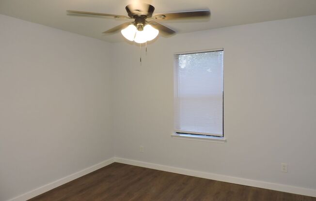 2 beds, 1 bath, $1,250, Unit UNIT A