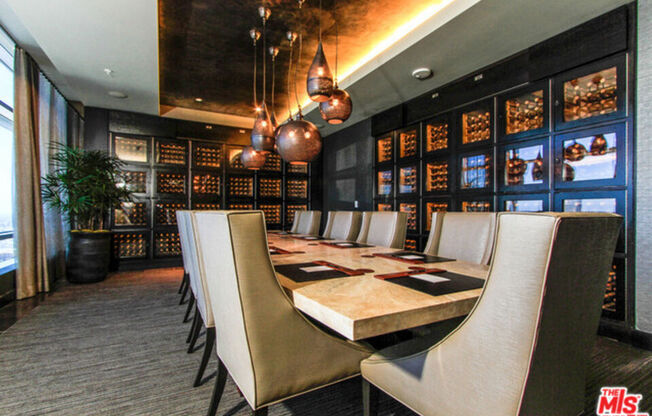 1 bed, 1.5 baths, 1,020 sqft, $5,500, Unit 31F