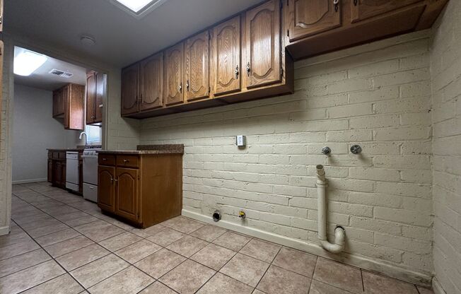 2 beds, 1 bath, $1,575