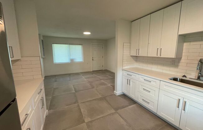 Ocala - 2 Bedroom, 1 Bath Duplex!