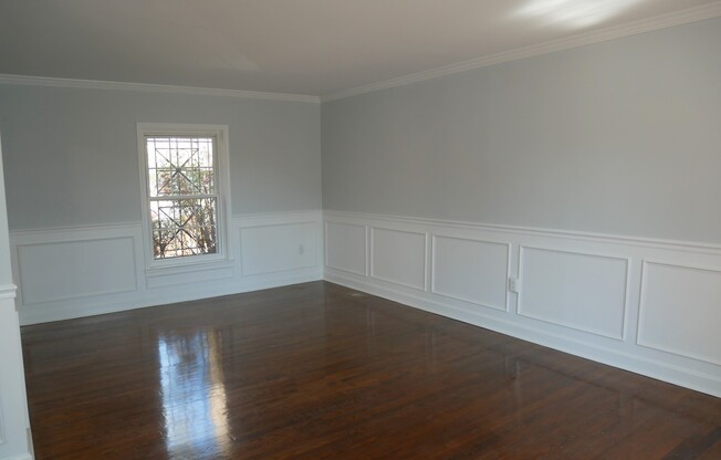 4 Bedroom 3.5 Bath Corner Unit Townhouse on Federal Hill Court in Falls Church For RENT!