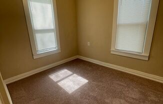 3 beds, 1 bath, $995