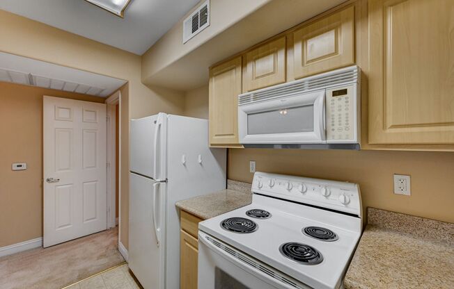 2 beds, 2 baths, 1,036 sqft, $1,500, Unit Badura Ave W. 8000 #2082