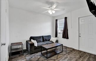 1 bed, 1 bath, 500 sqft, $1,575, Unit Unit 2