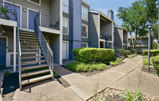 Building Exterior 1 at Park of Woodlake in Houston, TX