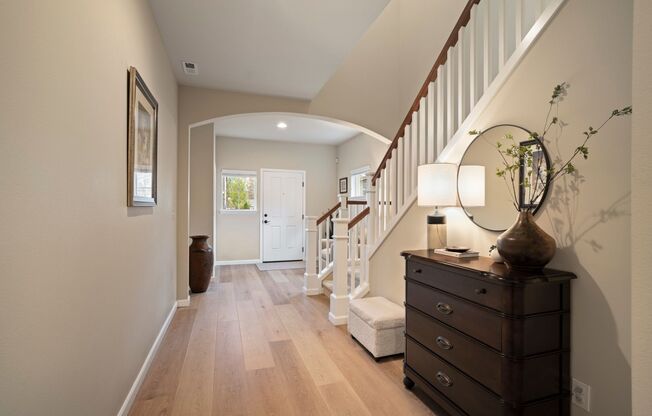 Spacious 5BD Home with Bonus Room and Chefs Kitchen In Duvall!