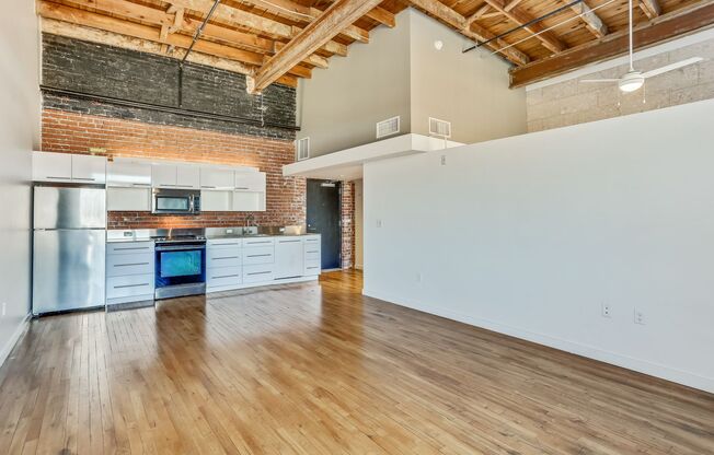 1 bed, 1 bath, 624 sqft, $950, Unit Loft K