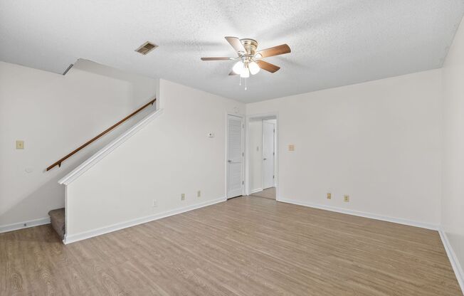 Baltimore Drive - 1701