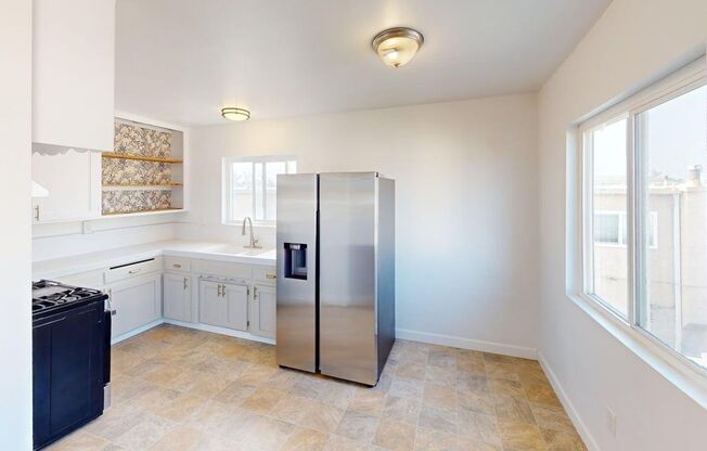 Spacious 2BD/1BA Ground-Floor Unit with Private Yard