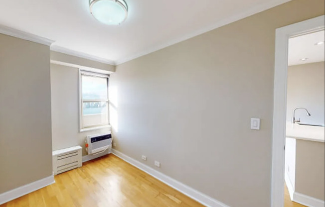 3 beds, 2 baths, $9,395, Unit 35B