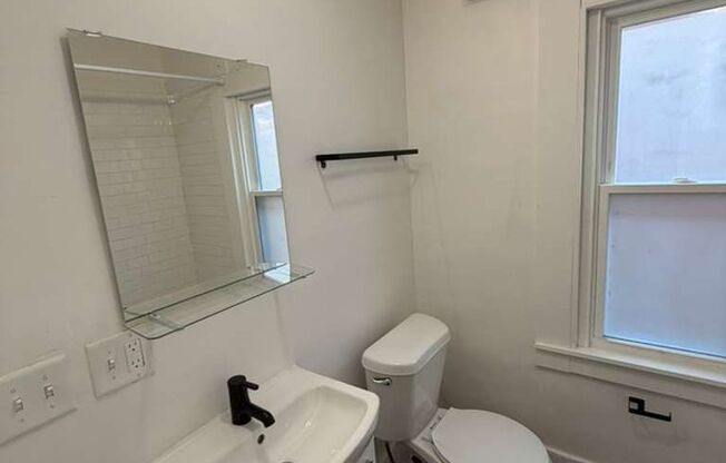 Studio, 1 bath, 500 sqft, $875, Unit Unit 403