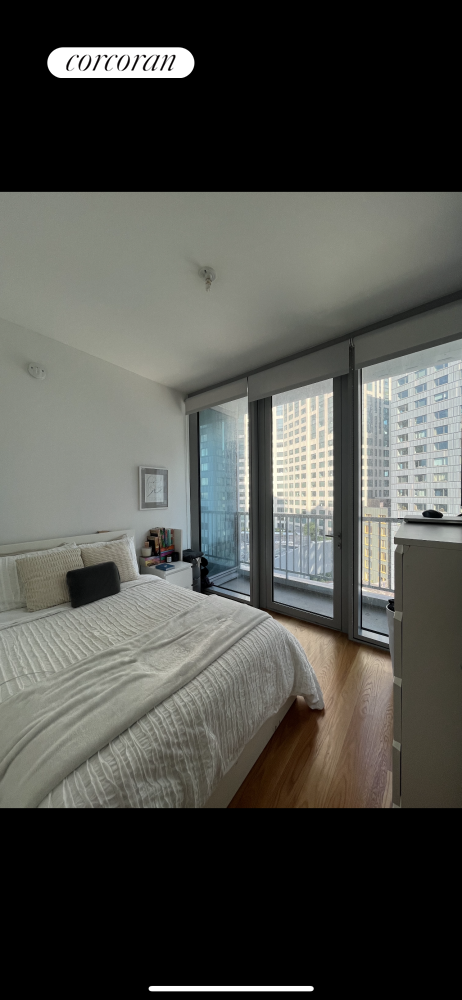 2 beds, 1 bath, $4,775, Unit 15E