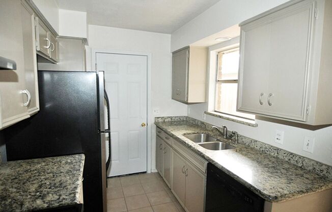 3 beds, 2 baths, $2,100