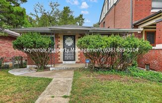 Charming 2-Bedroom Home Near WashU & The Delmar Loop!
