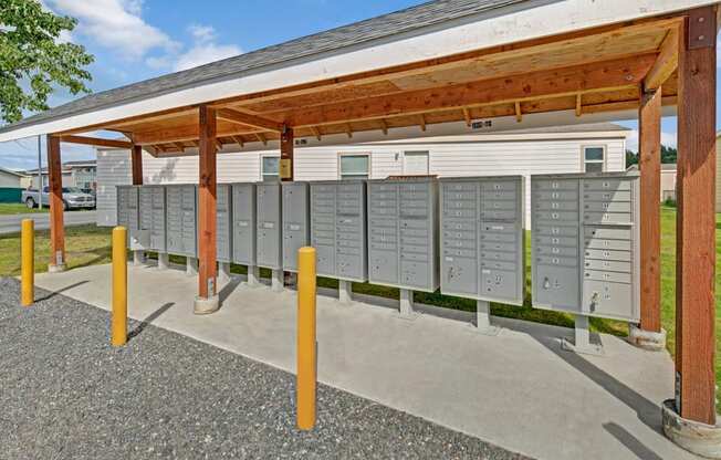 Four Seasons Mailboxes