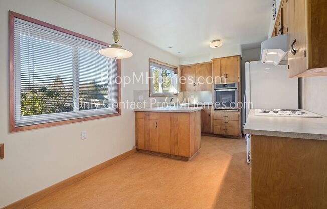 2 beds, 1 bath, $1,999