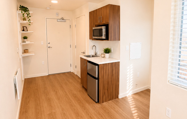 Studio, 1 bath, 178 sqft, $1,265, Unit 318