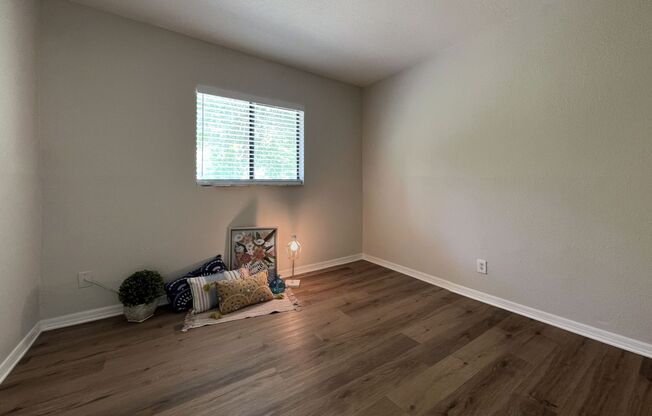 2 beds, 1 bath, 780 sqft, $1,299, Unit 4291-2
