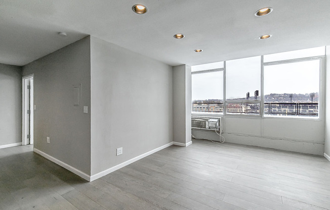 2 beds, 1 bath, 926 sqft, $2,741, Unit 1404